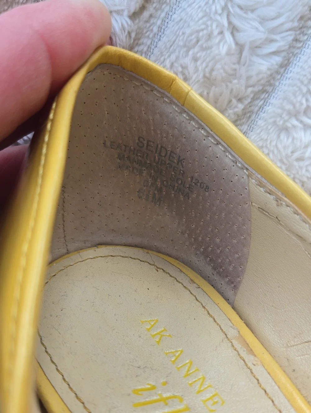 Anme Klein IFlex Seidek Banana Leather Open-toe Pump US 6.5